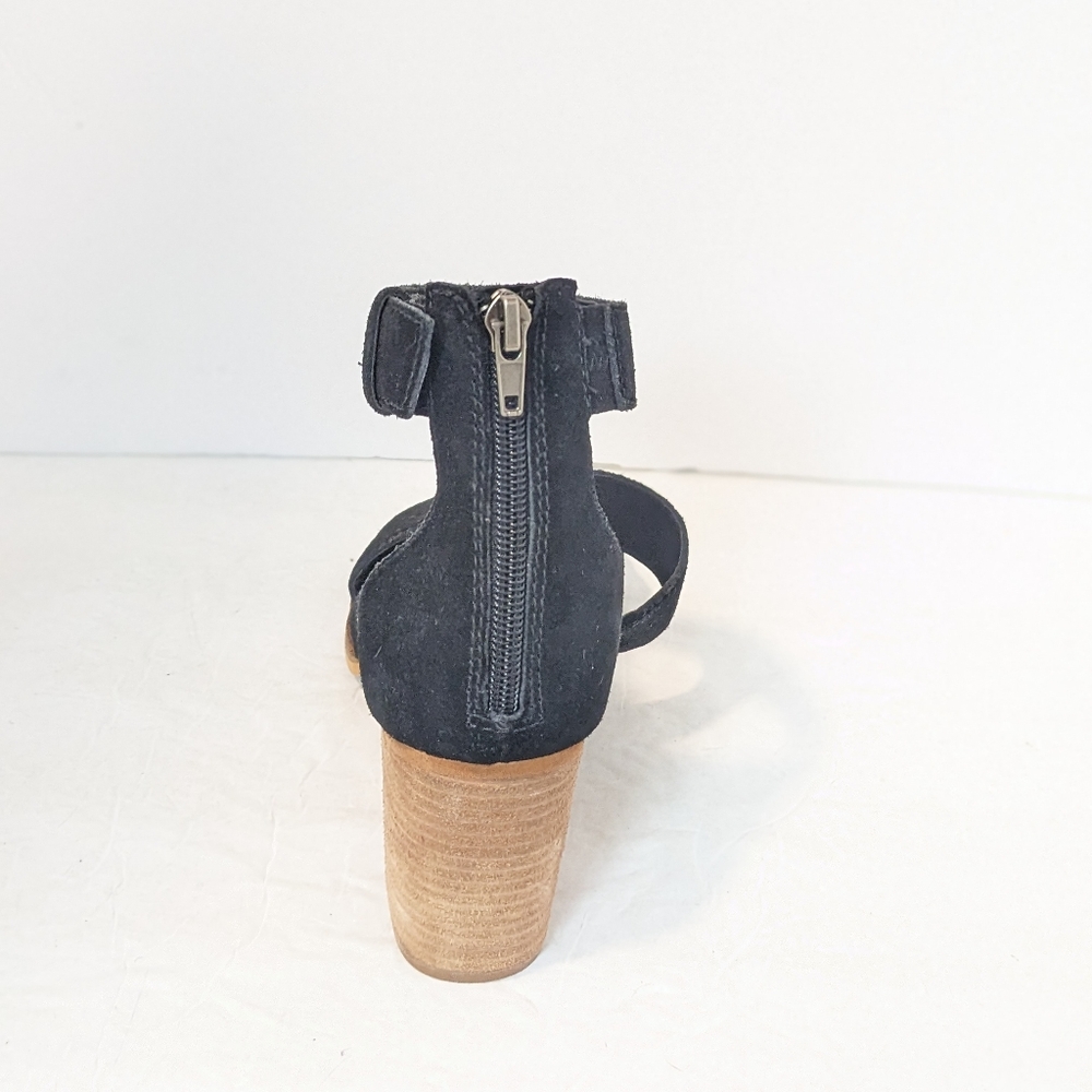 NWOT Frye and CO suede sandals - Picture 12 of 16